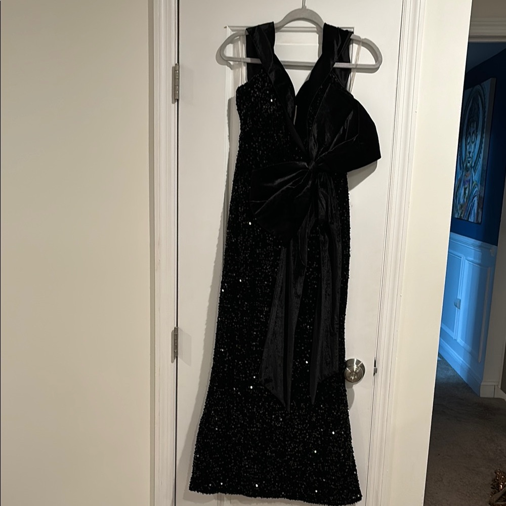Elegant Black Sequin Gown with Bow